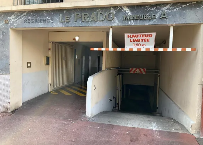 Cosy + Secured Parking * Cannes