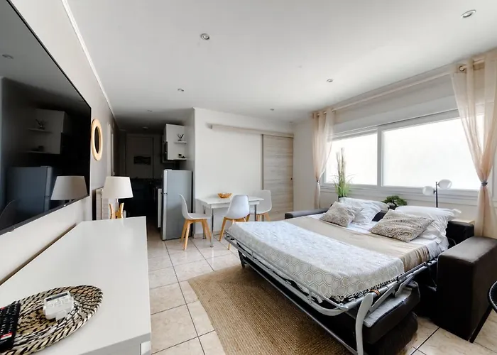 Cosy + Secured Parking Cannes