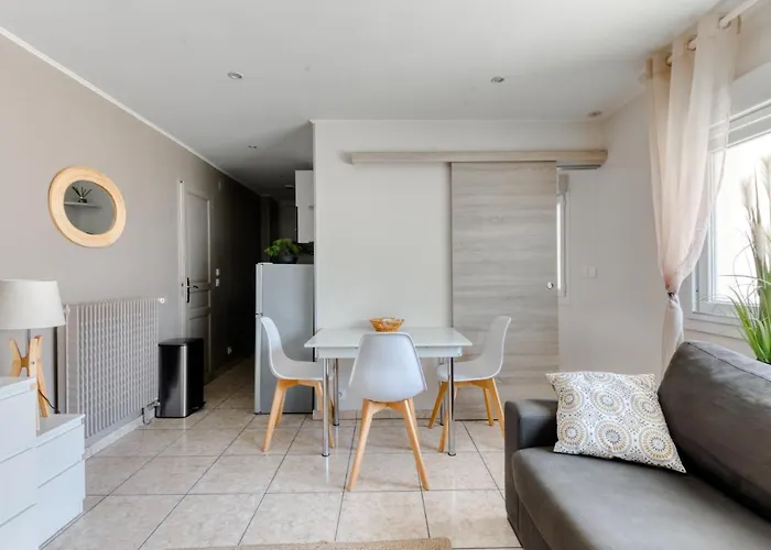 Cosy + Secured Parking *